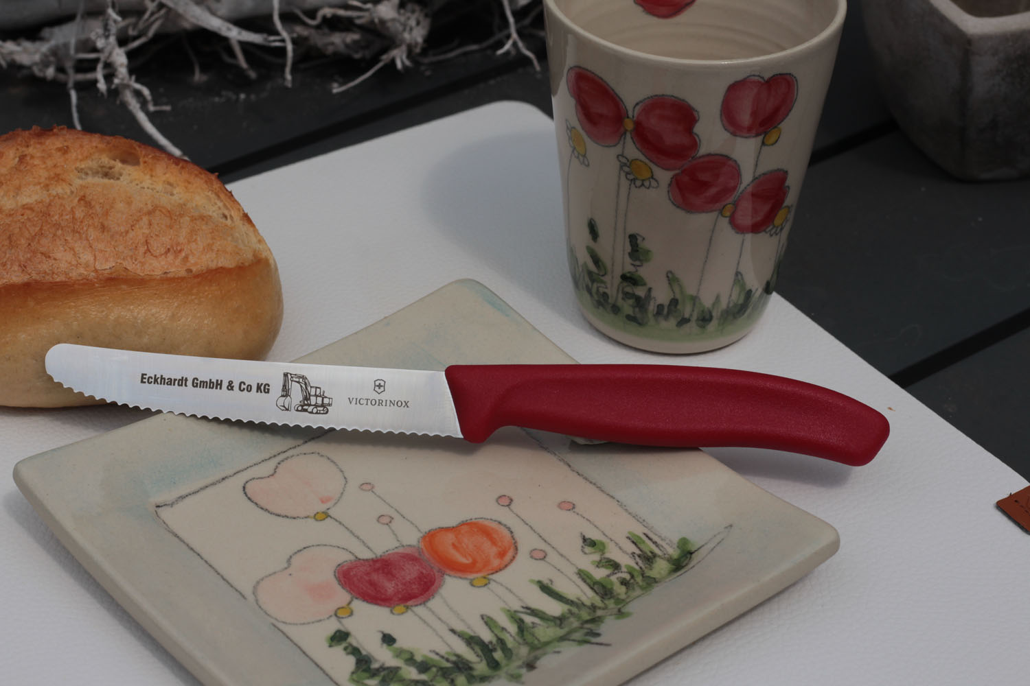 Victorinox Brötchenmesser, Tomatenmesser mit rotem Griff